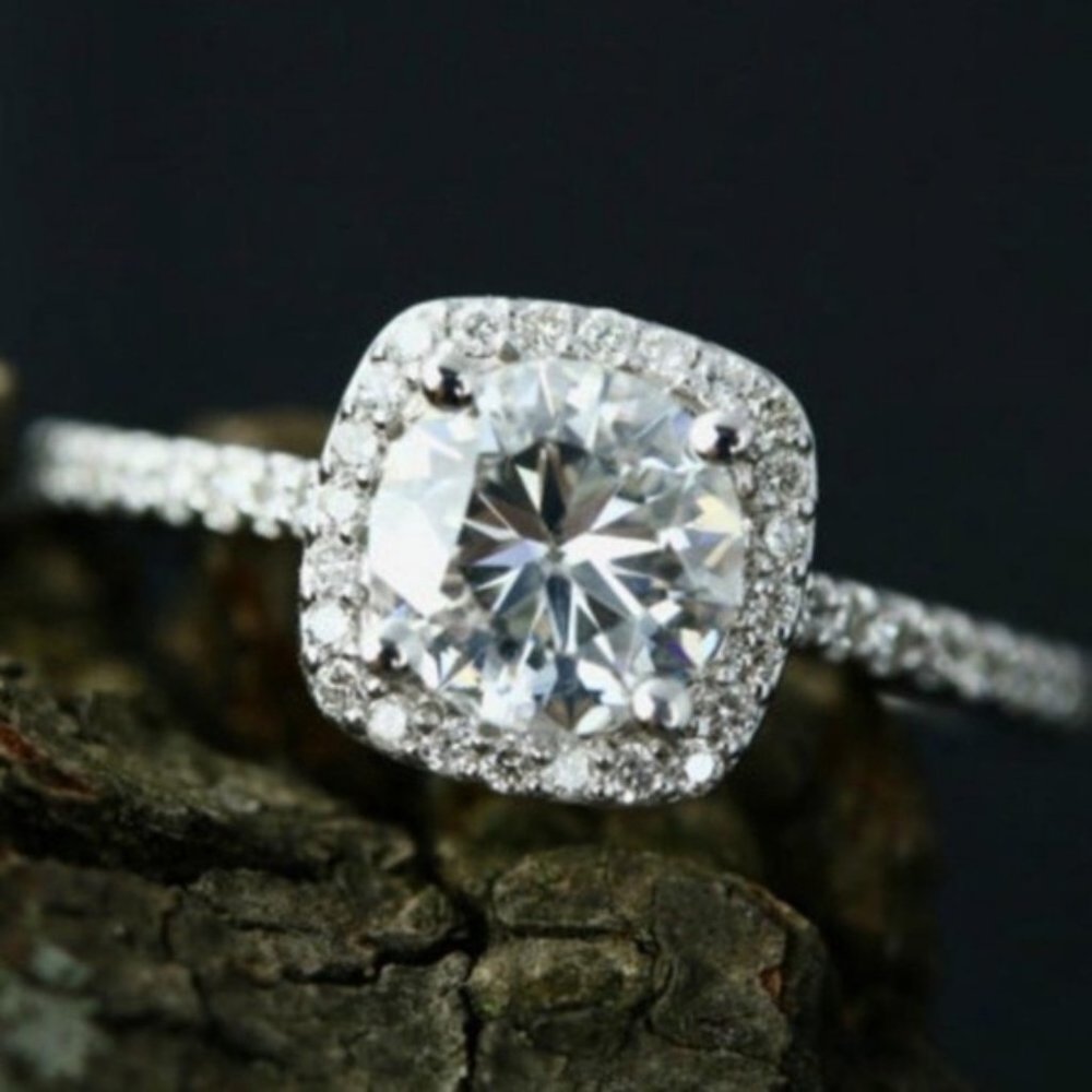 *New β2.4 CT Sterling Silver Diamond Ring - Picture 2 of 5